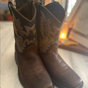 Womens Ariat boots size 5, leather